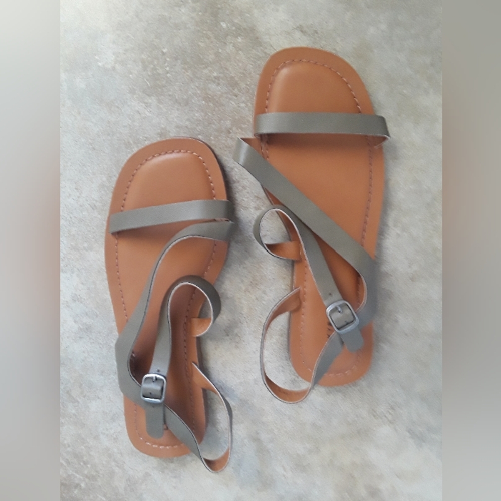 Lucky Brand Olive Strappy Sandals - Picture 6 of 6